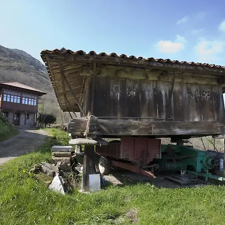 Casa L'ablanu Hétvégi ház La Canal